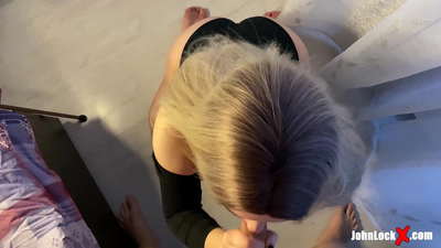 Rödhuvud suger kuk och knullar upp, får sperma på rumpan